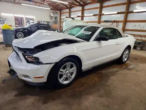 Ford Mustang 3.7L 6 2011