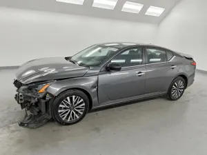 Nissan Altima 2.5L 4 2025