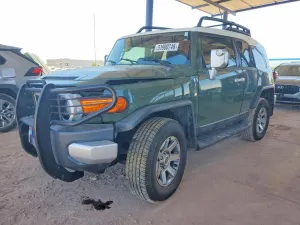 Toyota FJ Cruiser 4.0L 6 2014