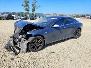Tesla Model S 2014