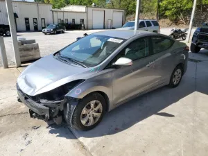 Hyundai Elantra SE 1.8L 4 2016