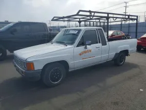 Toyota Hilux 2.4L 4 1985