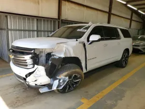 Chevrolet Suburban 6.2L 8 2024