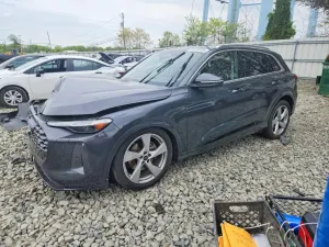 Audi Q5 2.0L 4 2025