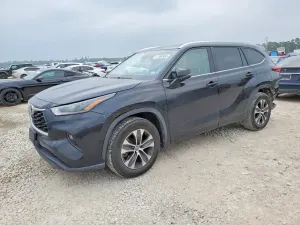 Toyota Highlander 3.5L 6 2021