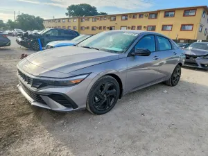 Hyundai Elantra 2.0L 4 2026
