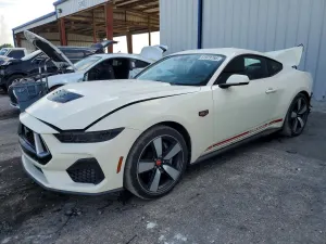 Ford Mustang 5.0L 8 2025