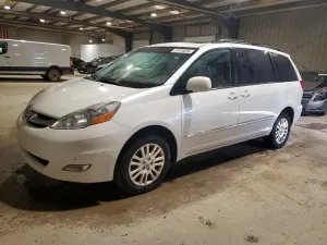 Toyota Sienna 3.5L 6 2010