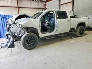 Chevrolet Silverado 1500 6.6L 8 2021