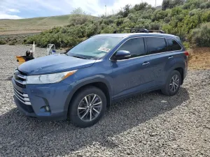 Toyota Highlander 3.5L 6 2017