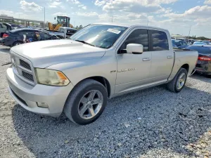 Dodge RAM 5.7L 8 2011