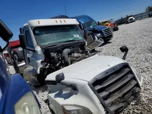 Freightliner Cascadia 12.8L 6 2024