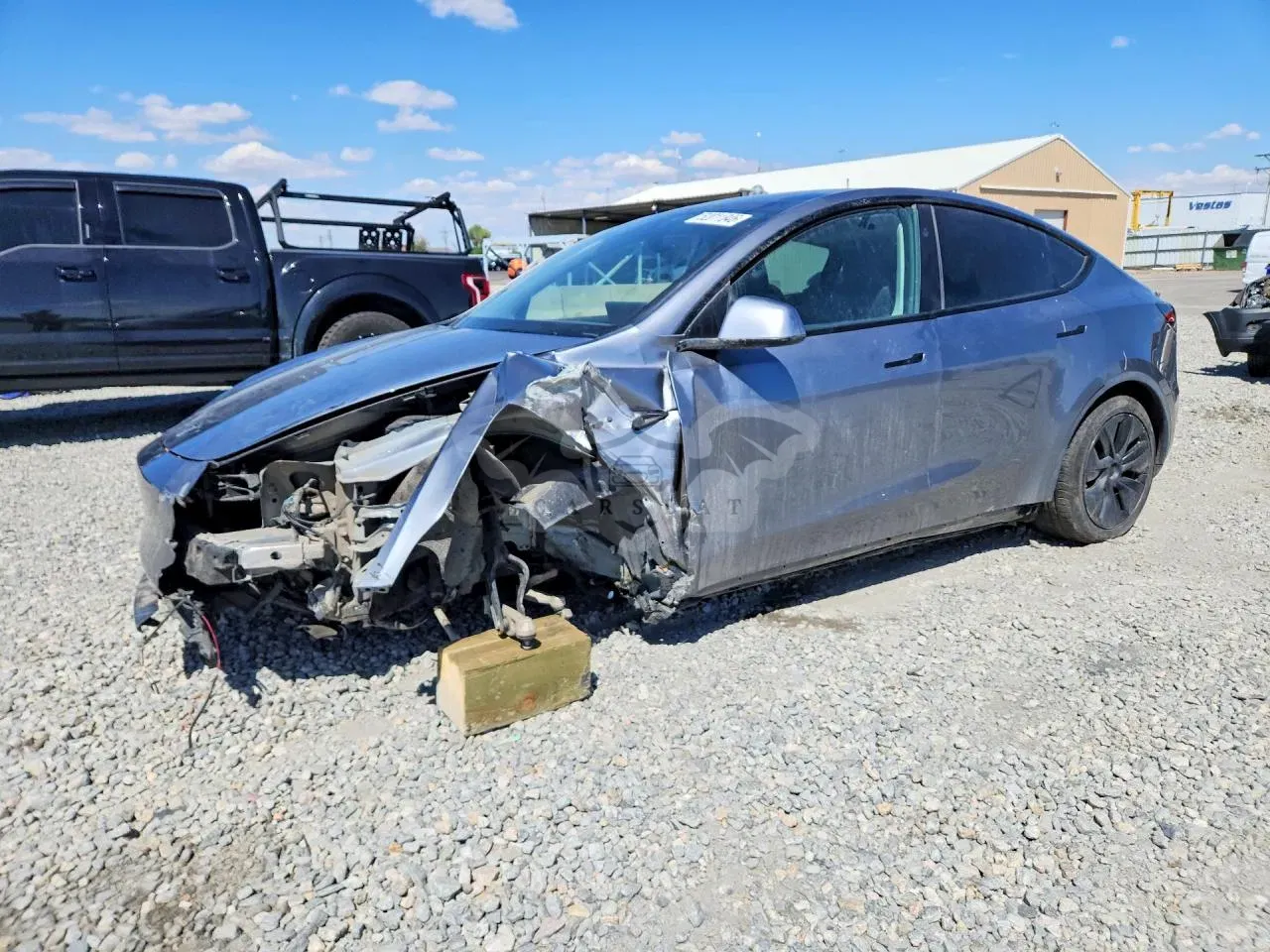 Tesla Model Y 2025