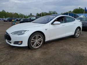 Tesla Model S 2014