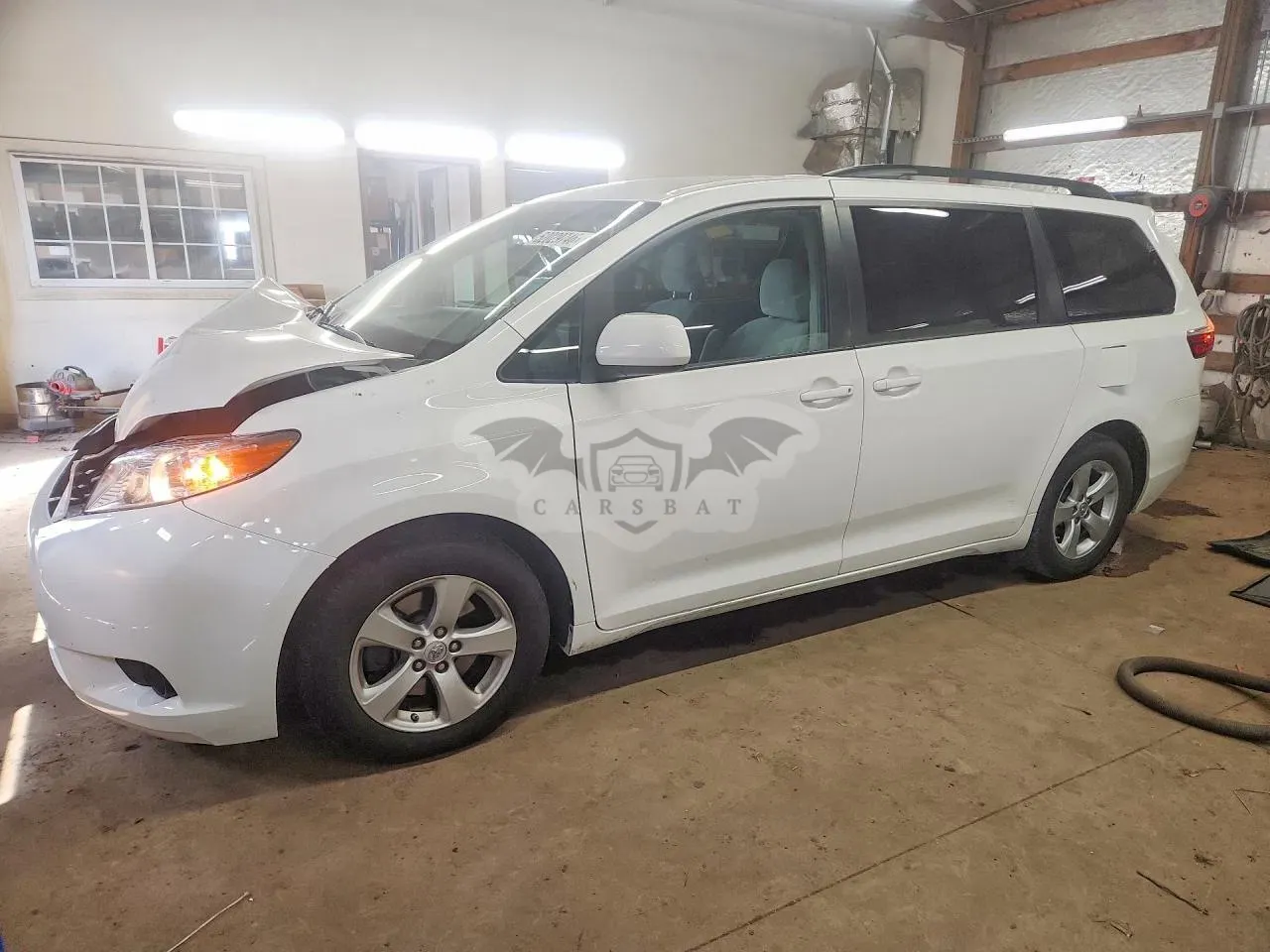 Toyota Sienna 3.5L 6 2015