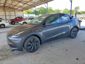 Tesla Model Y 2025