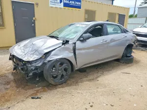 Hyundai Elantra 2.0L 4 2026