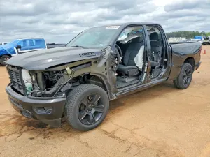 RAM 1500 5.7L 8 2021
