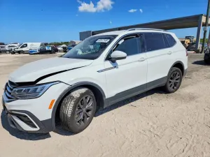 Volkswagen Tiguan 2.0L 4 2024
