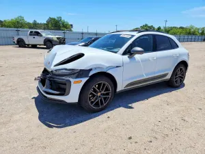 Porsche Macan 2.0L 4 2024