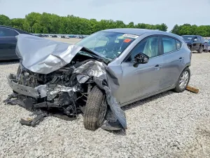 Mazda 3 2.0L 4 2015