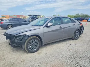 Hyundai Elantra 2.0L 4 2024