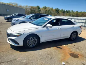 Hyundai Elantra 2.0L 4 2024