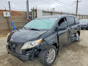 Toyota Sienna 3.5L 6 2012