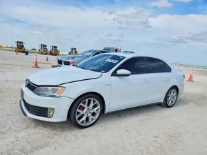 Volkswagen Jetta 2.0L 4 2014