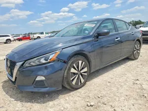 Nissan Altima 2.5L 4 2021
