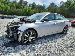 Nissan Altima 2.5L 4 2020