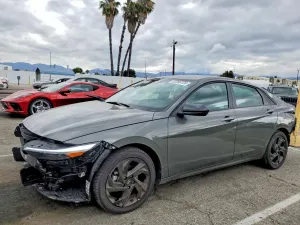 Hyundai Elantra 2.0L 4 2026