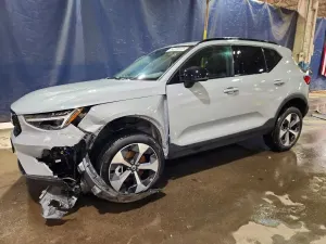 Volvo XC40 2.0L 4 2026