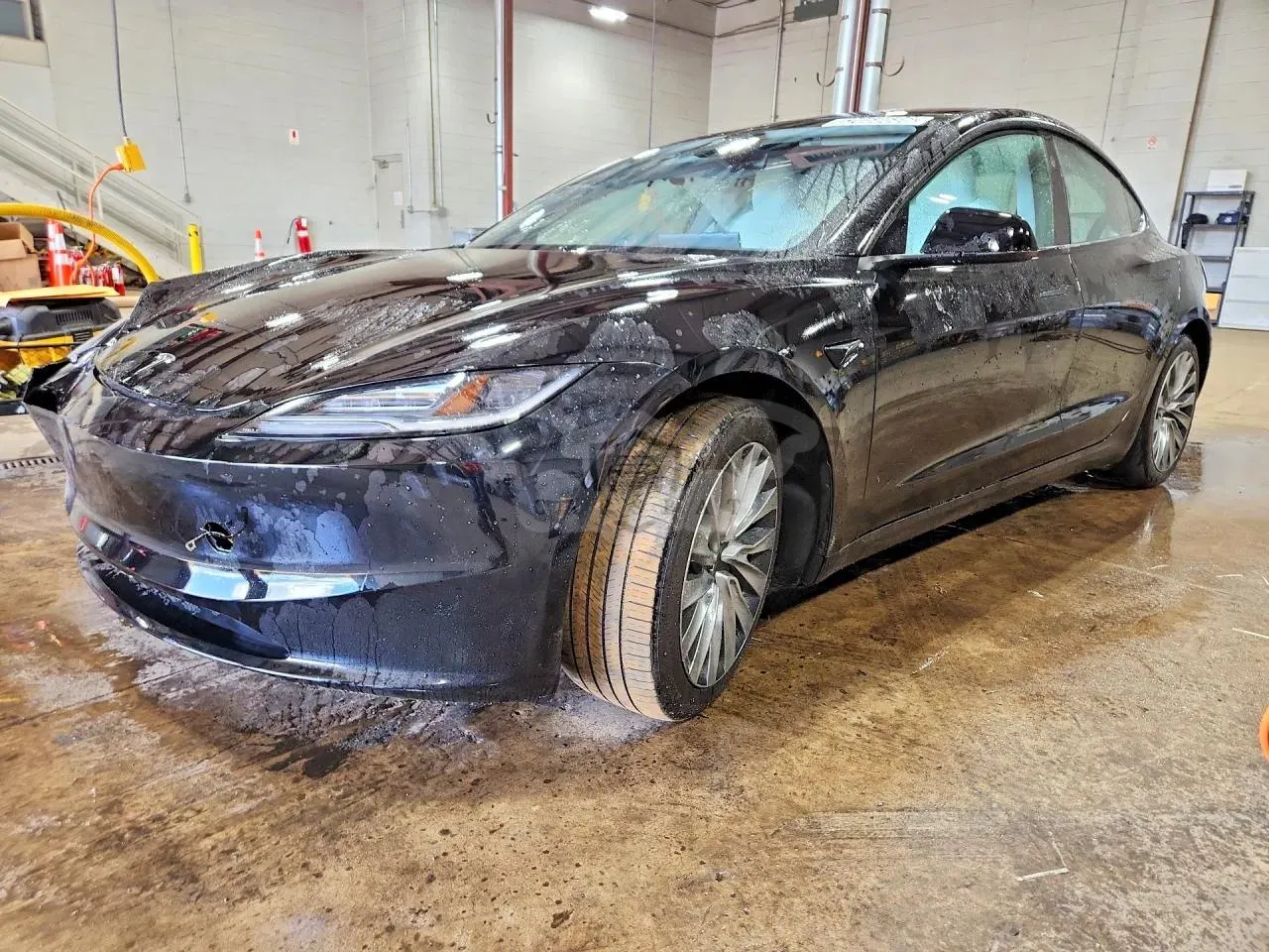 Tesla Model 3 2024