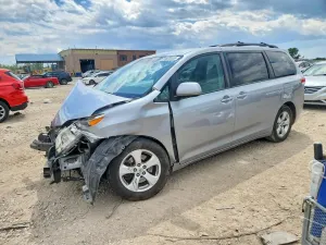 Toyota Sienna 3.5L 6 2014