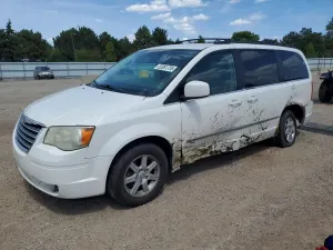 Chrysler Town & Country 3.8L 6 2010