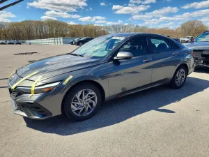 Hyundai Elantra 2.0L 4 2024