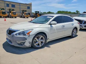 Nissan Altima 2.5L 4 2015