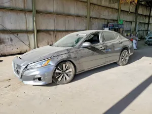 Nissan Altima 2.5L 4 2021