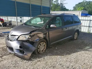 Toyota Sienna 3.5L 6 2013