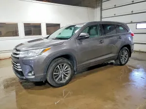 Toyota Highlander 3.5L 6 2017