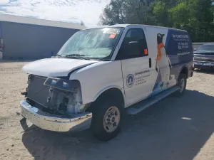 GMC Savana 6.6L 8 2022