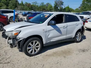 Mitsubishi Outlander 2.0L 4 2015