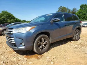 Toyota Highlander 3.5L 6 2017