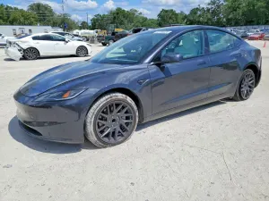 Tesla Model 3 2024