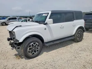 Ford Bronco 2.3L 4 2025