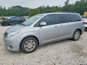 Toyota Sienna 3.5L 6 2017