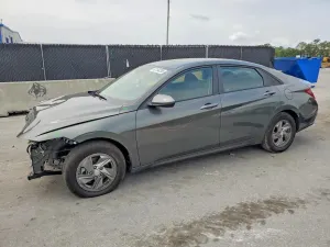 Hyundai Elantra 2.0L 4 2025