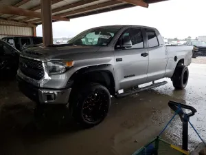 Toyota Tundra 5.7L 8 2020