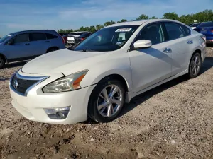 Nissan Altima 2.5L 4 2015